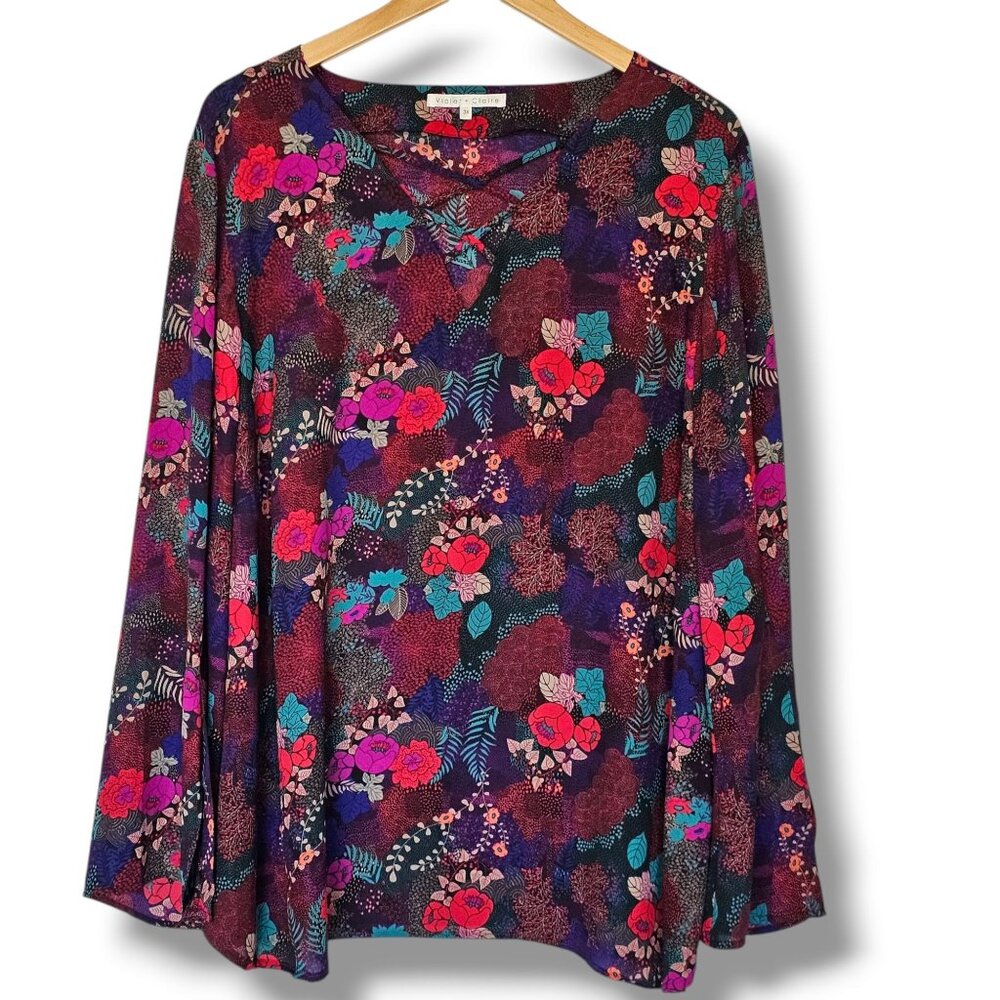 Violet + Claire Dark Floral‎ Blouse Bell Sleeves Size 3X Lightweight Flowy Jewel